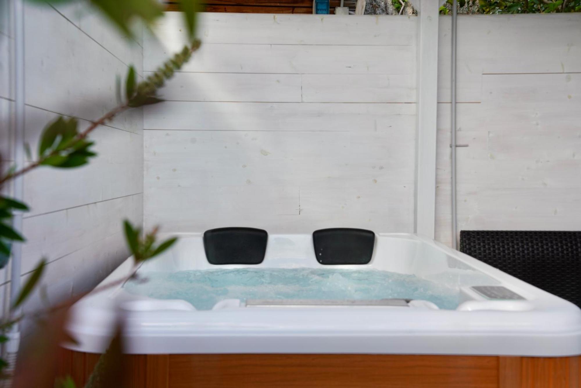 Hotel Starsbox Jacuzzi Privata E Piscina Vista Mare Celle Ligure Esterno foto